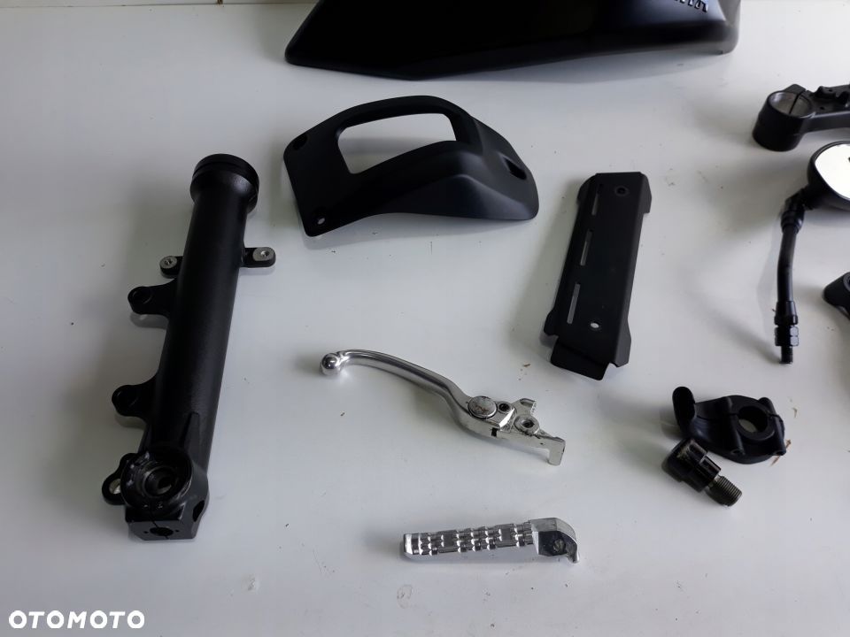 YAMAHA XSR 900 LUSTERKO SZTYCA GOLEŃ ZBIORNIK NAKŁ - 4