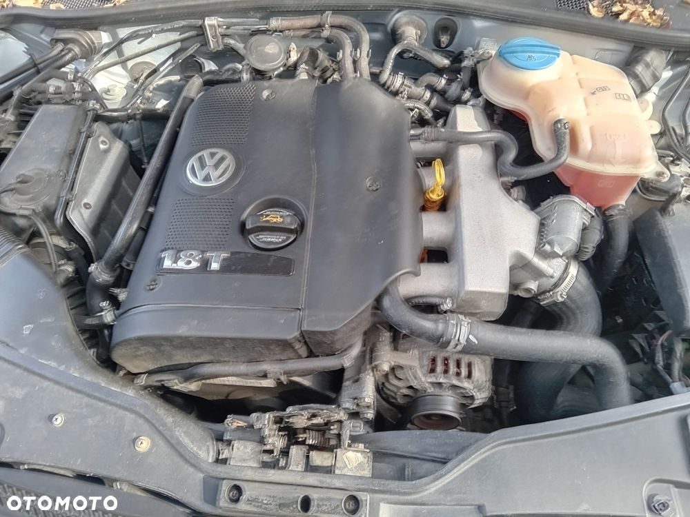 Volkswagen Passat - 4