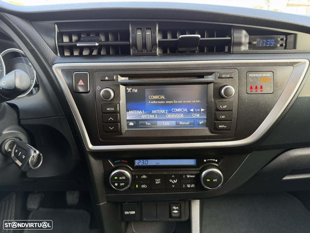 Toyota Auris 1.4 D-4D Exclusive - 28