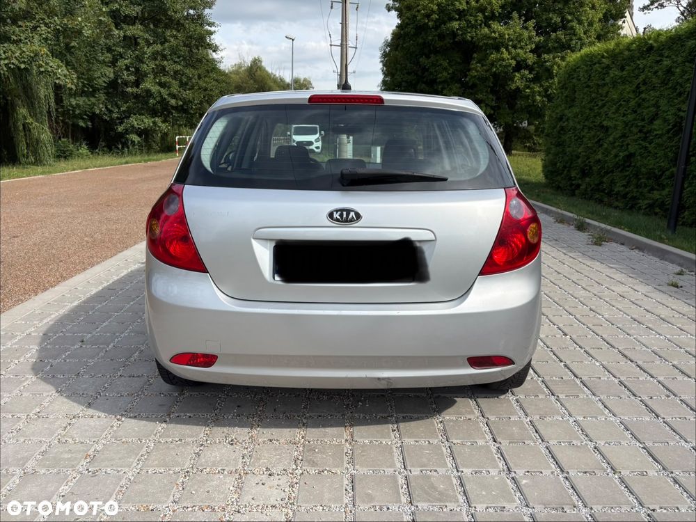 Kia Ceed - 6