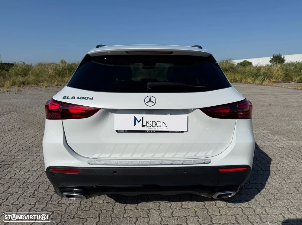 Mercedes-Benz GLA 180 d Progressive - 12