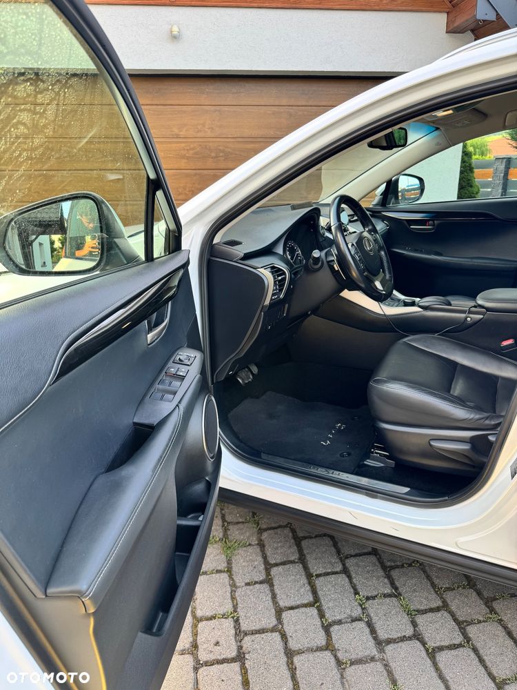 Lexus NX 200t - 11