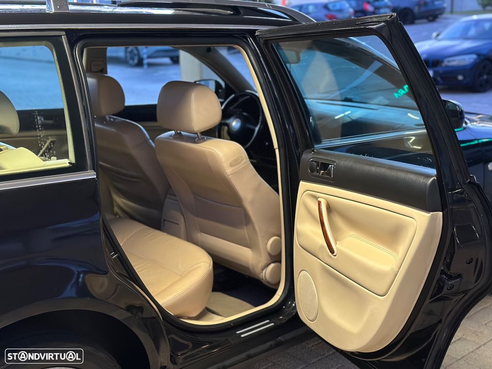 VW Passat Variant 1.9 TDi Highline Tip - 6