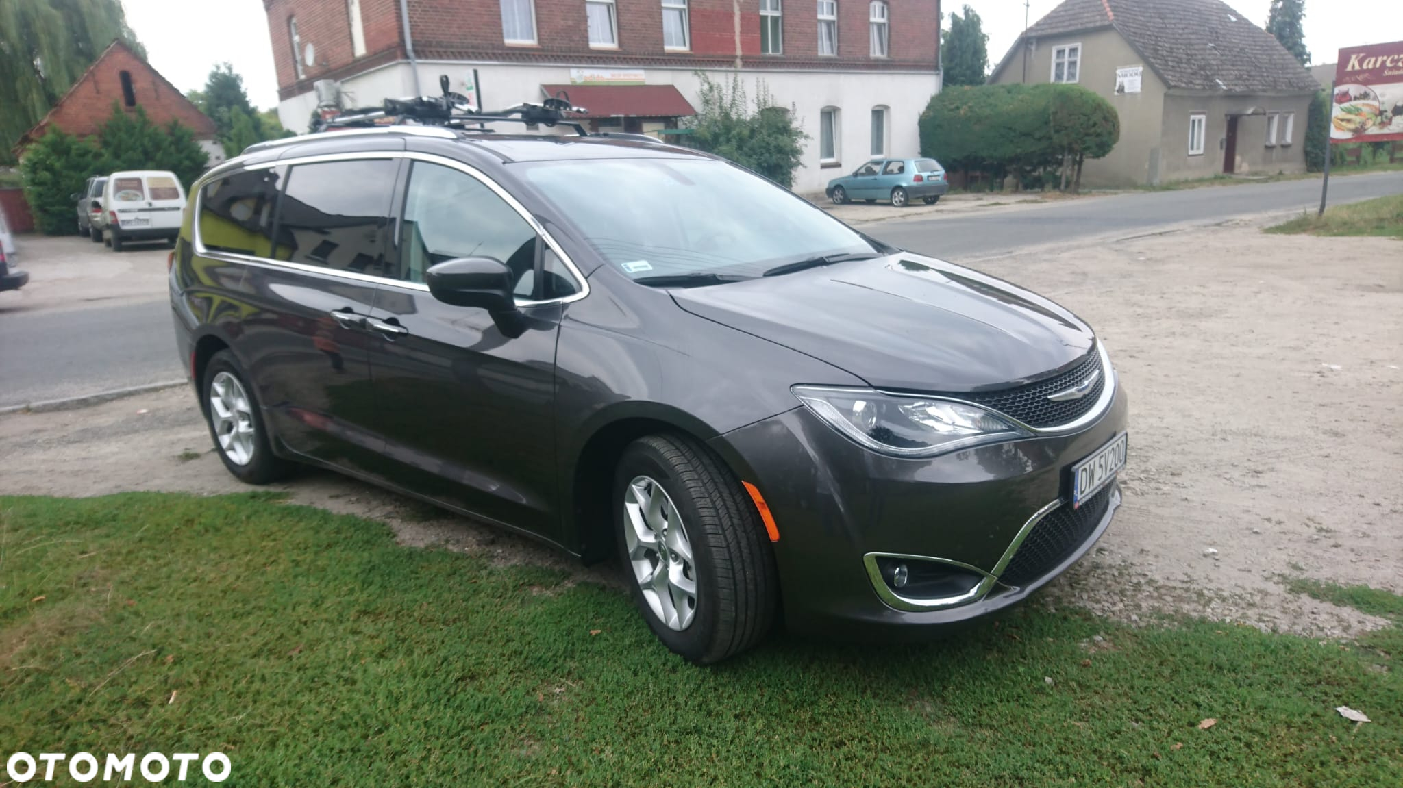 Chrysler Pacifica - 4