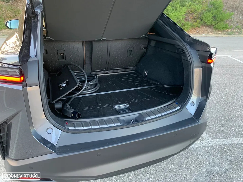 Lexus RZ 450e Executive Plus - 35