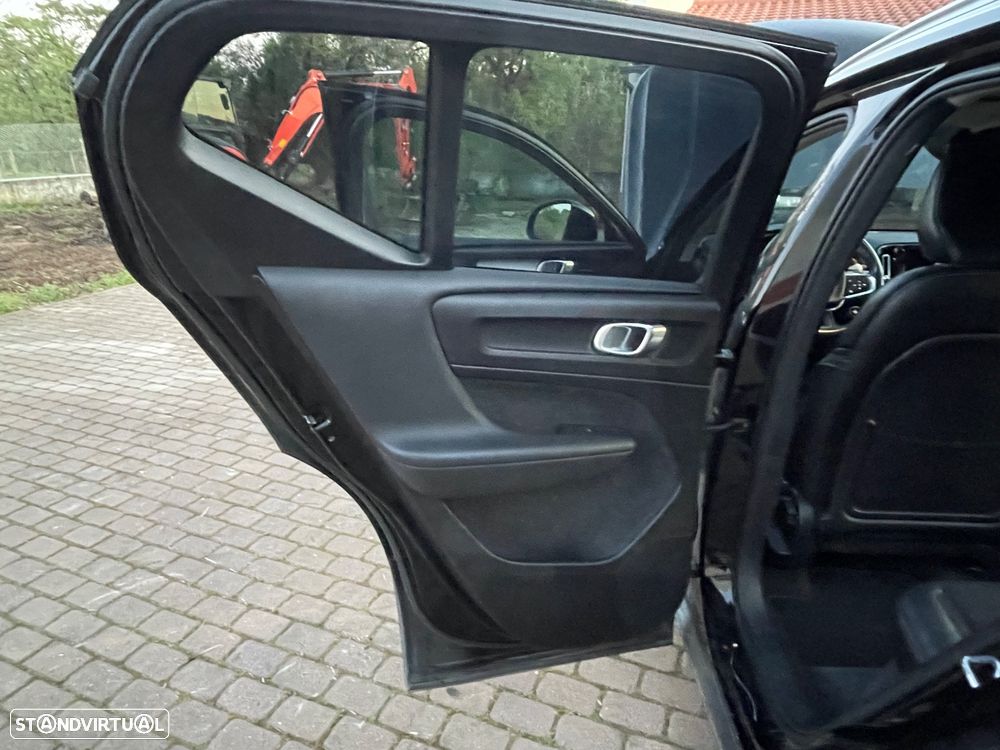 Volvo XC 40 2.0 D3 Momentum Geartronic - 13