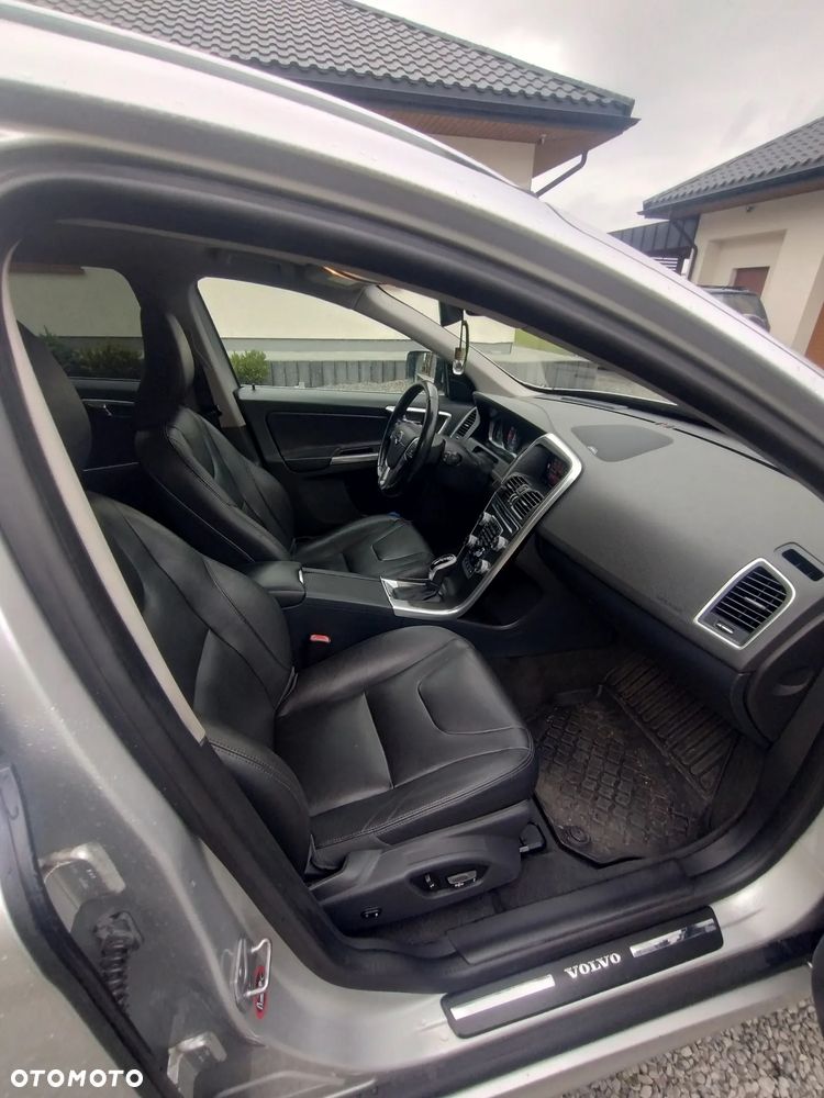 Volvo XC 60 T5 Drive-E Momentum - 8