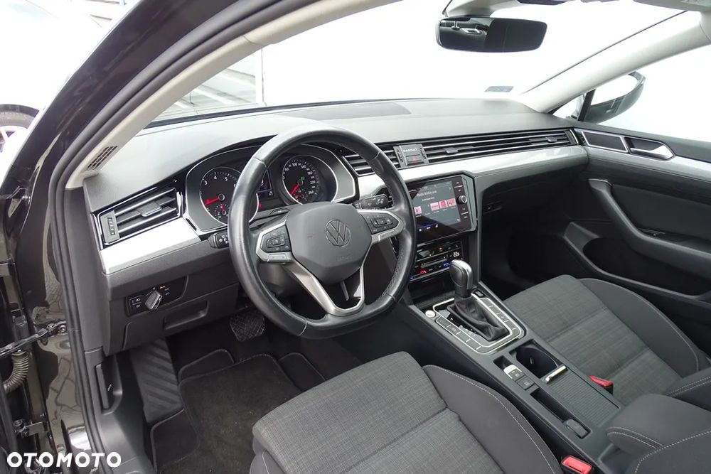 Volkswagen Passat - 15
