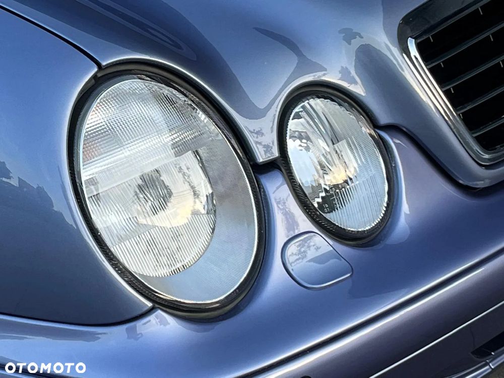 Mercedes-Benz CLK 320 - 12