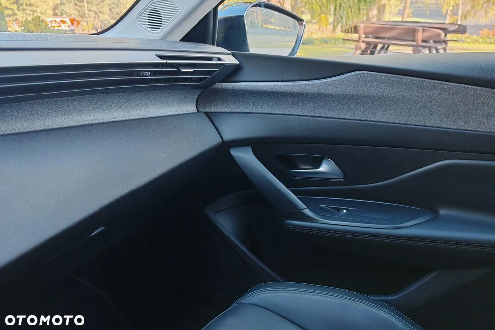 Peugeot 308 1.5 BlueHDi Allure S&S EAT8 - 32