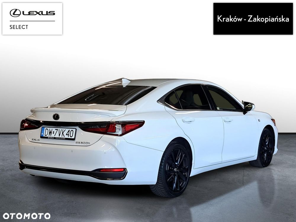 Lexus ES 300h F Sport Edition - 10