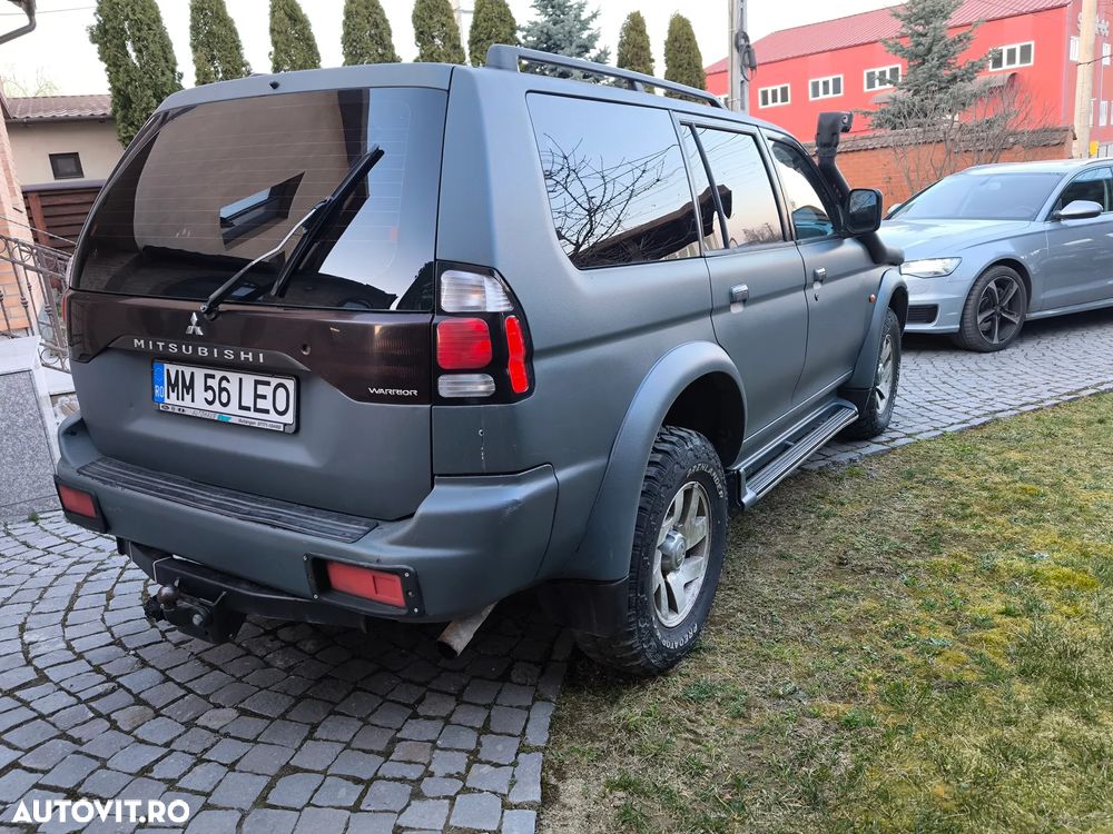 Mitsubishi Pajero Metal Top 2.5 TD GL - 10
