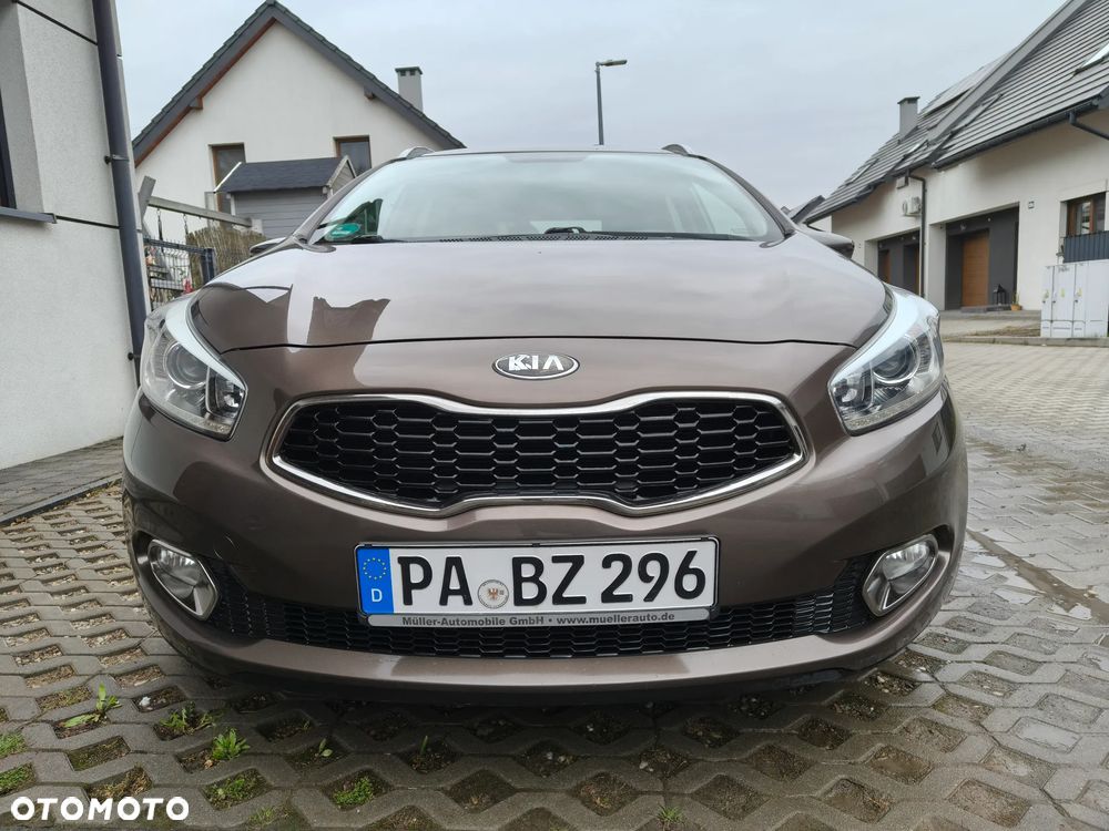 Kia Ceed - 11