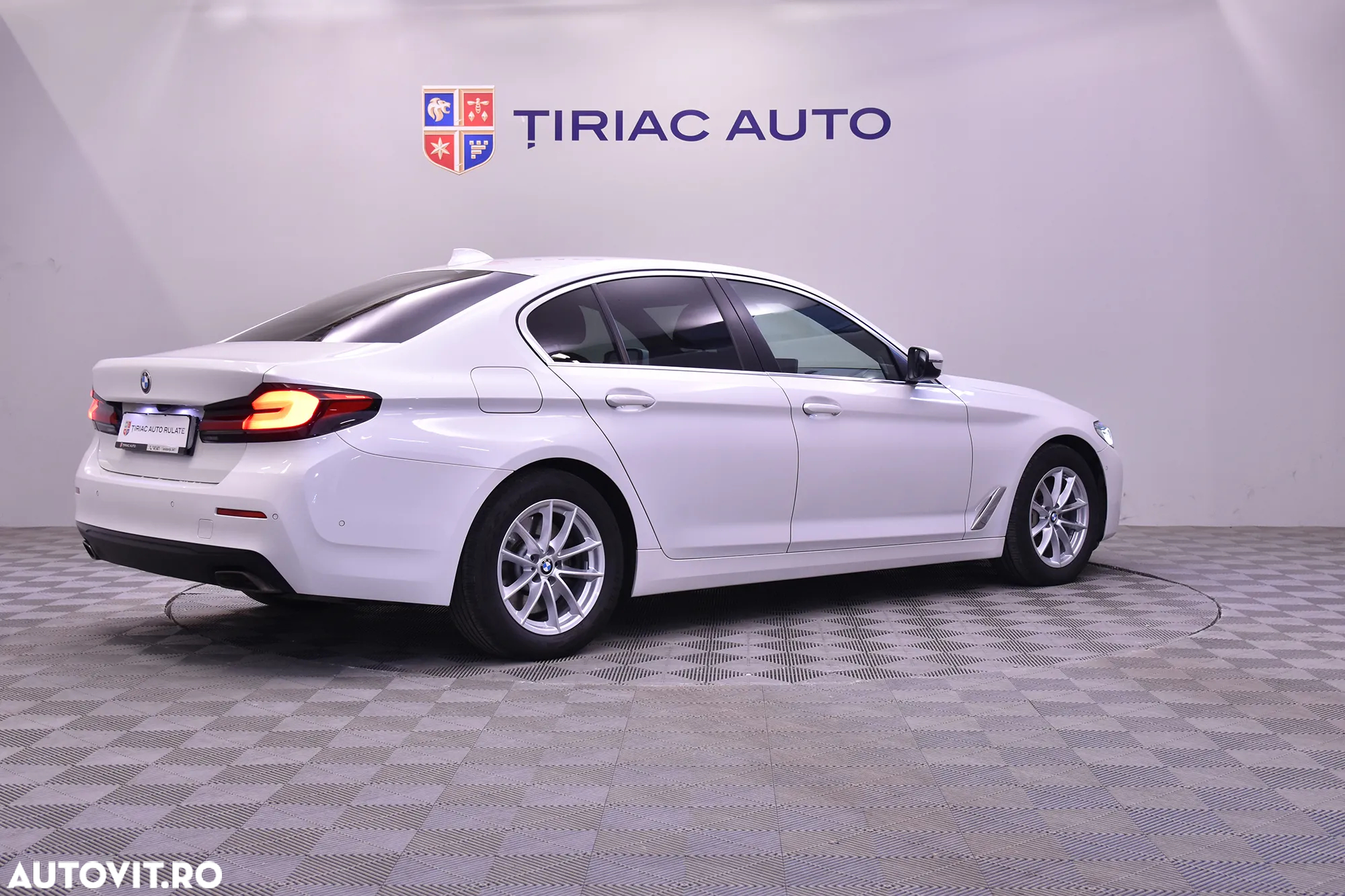 BMW Seria 5 530d xDrive Aut. - 5