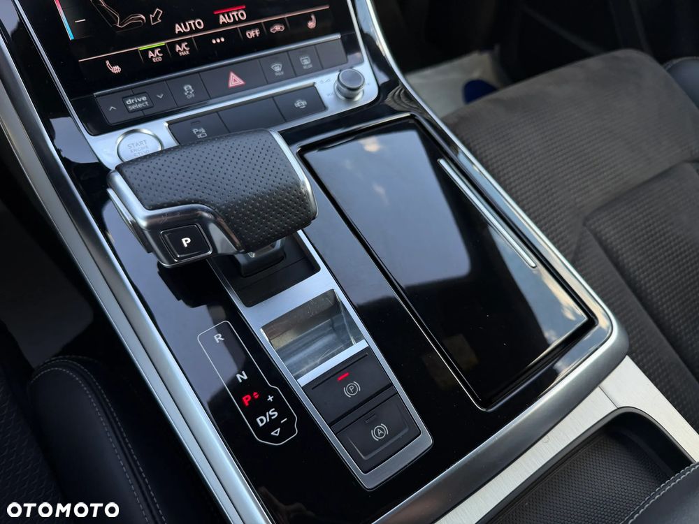 Audi Q8 55 TFSI mHEV Quattro Tiptronic - 23