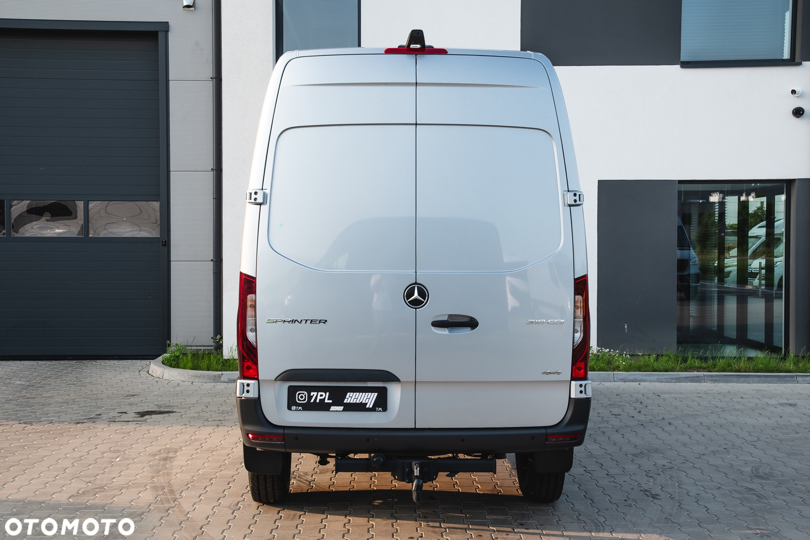 Mercedes-Benz Sprinter - 11