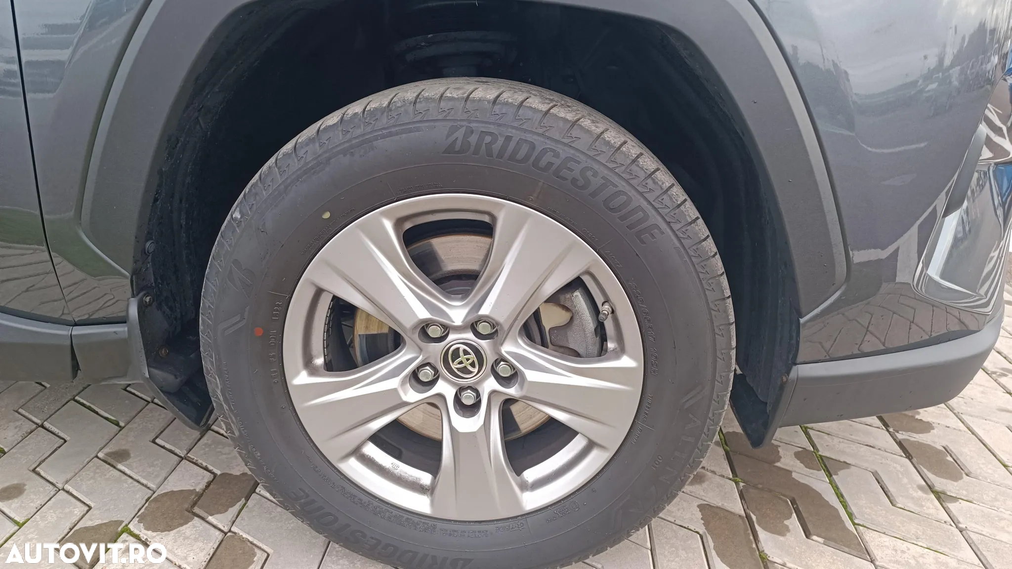 Toyota RAV4 - 4