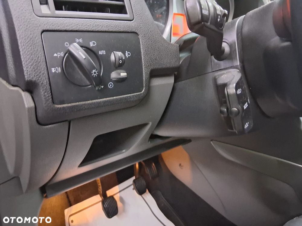 Ford Kuga - 17