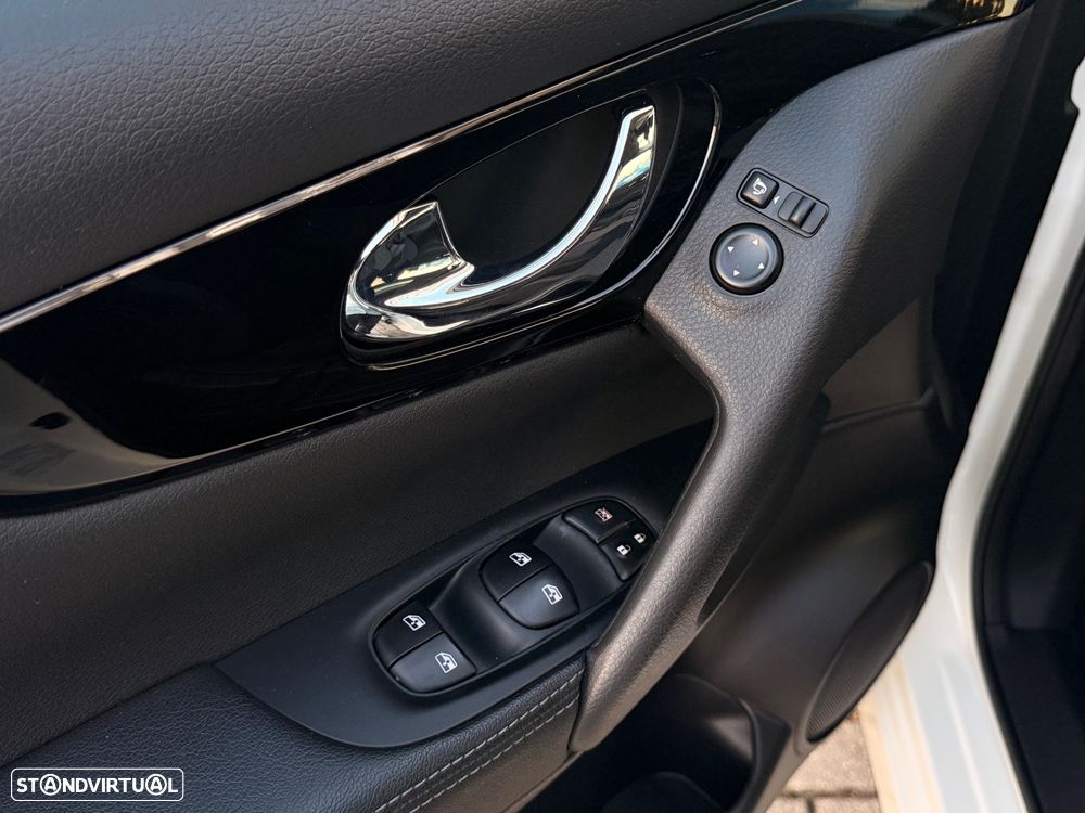 Nissan Qashqai 1.5 dCi N-Connecta J18 - 16