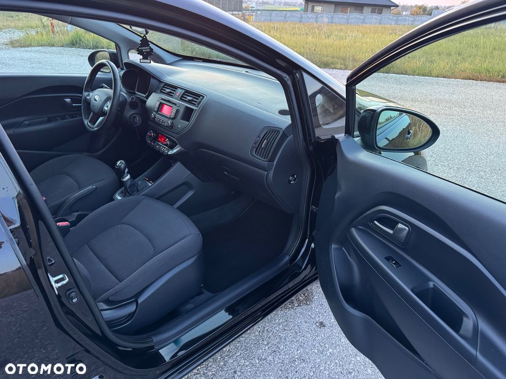 Kia Rio 1.4 Dream Team Edition - 26