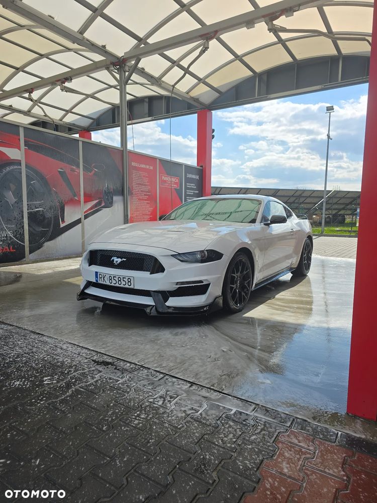 Ford Mustang - 7