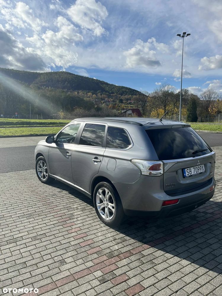 Mitsubishi Outlander - 6