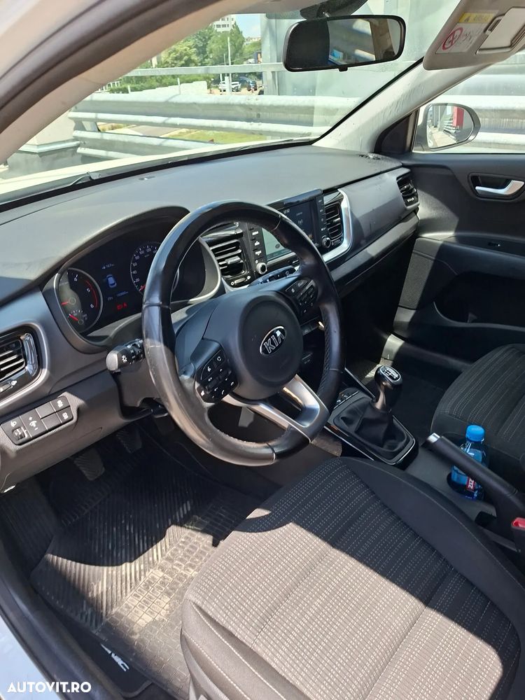 Kia Stonic 1.6 DSL HP Urban - 9