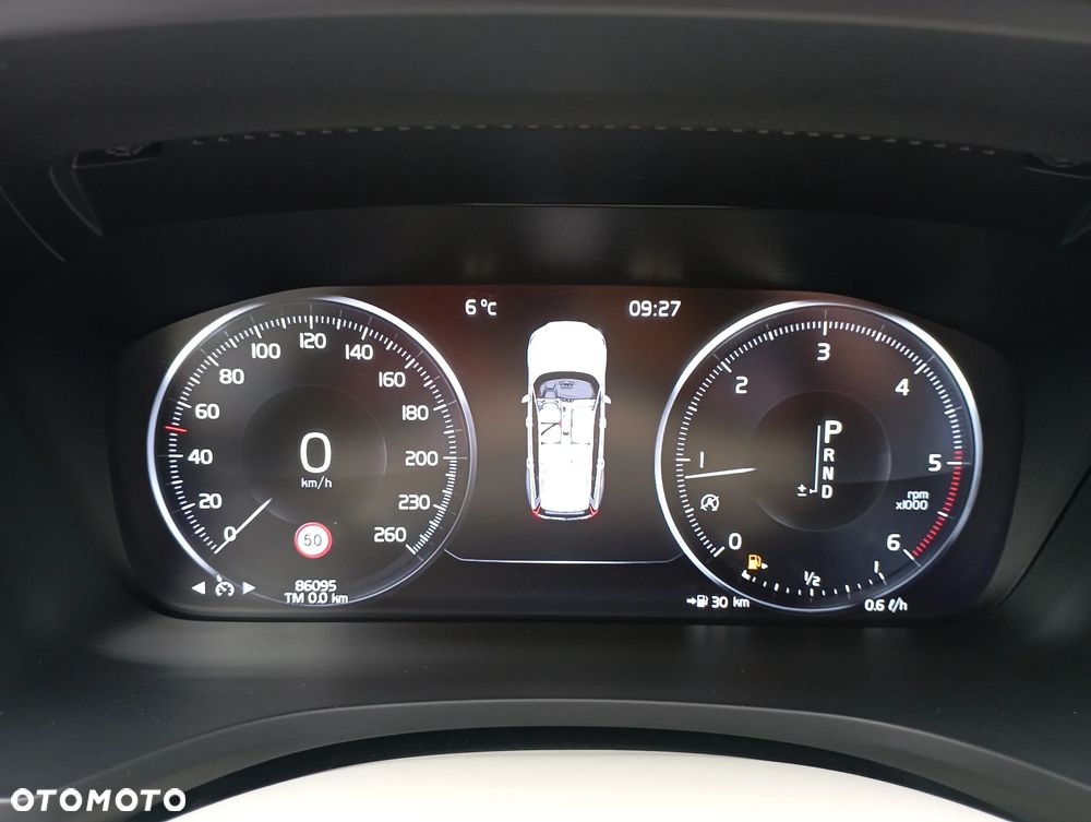 Volvo V60 D4 Momentum Pro - 13