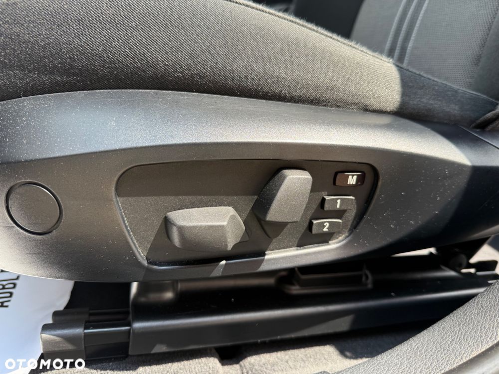 BMW X1 sDrive18i - 21