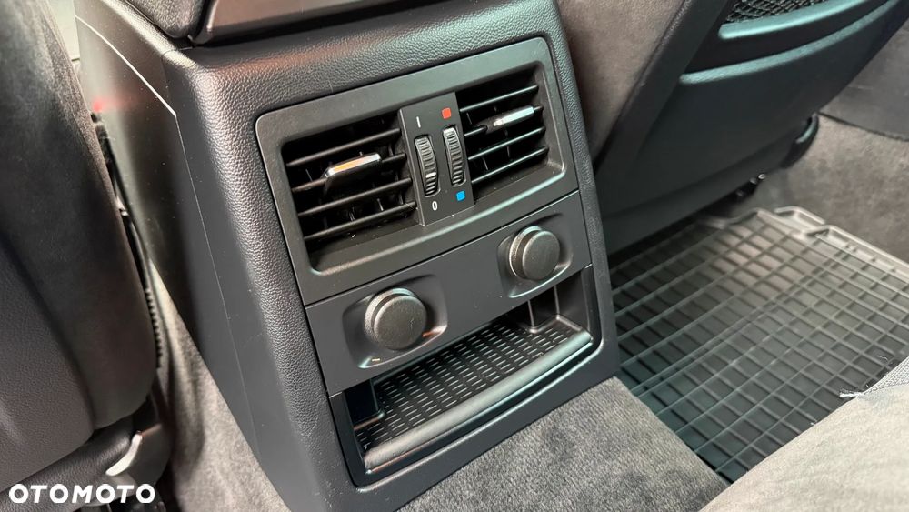 BMW Seria 3 318i Edition Sport - 28