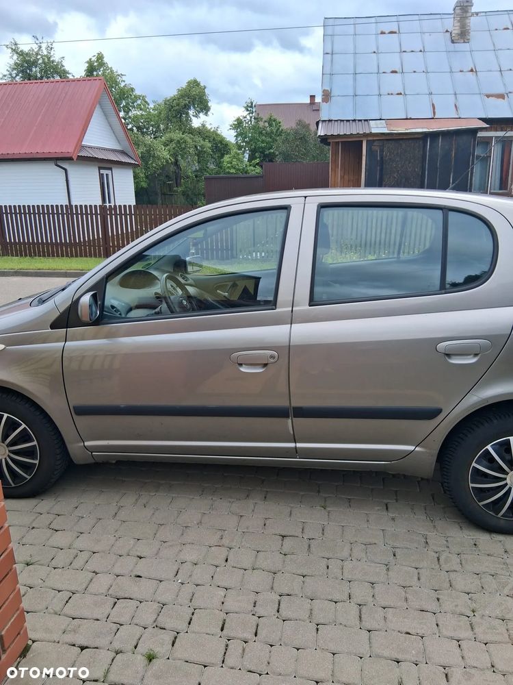 Toyota Yaris - 13