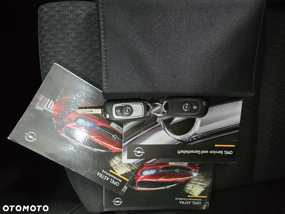 Opel Astra 1.6 BiTurbo D (CDTI) Start/Stop Innovation - 11