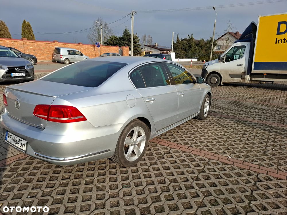 Volkswagen Passat 1.6 TDI BlueMotion Technology R-Line - 16