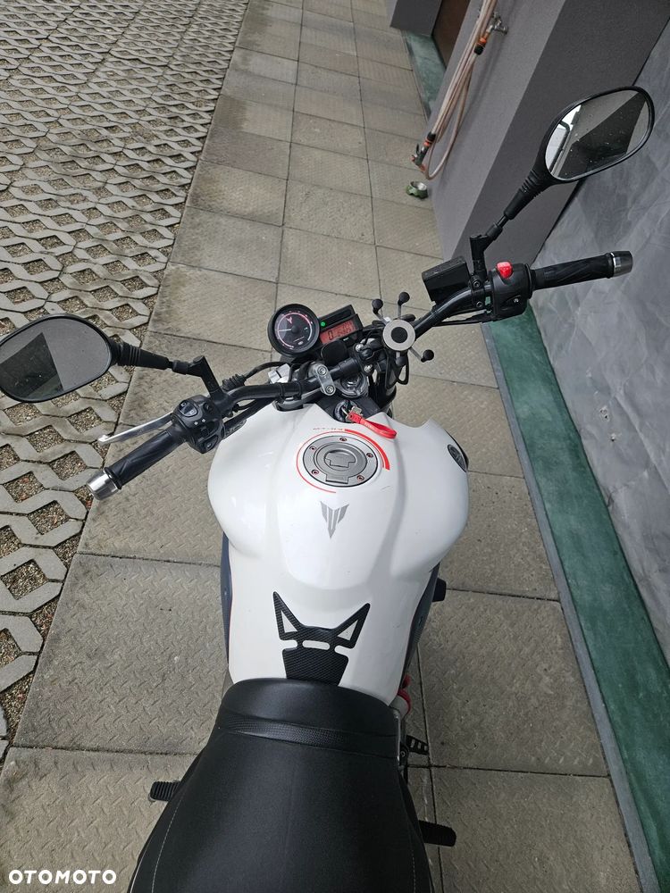 Yamaha MT - 8
