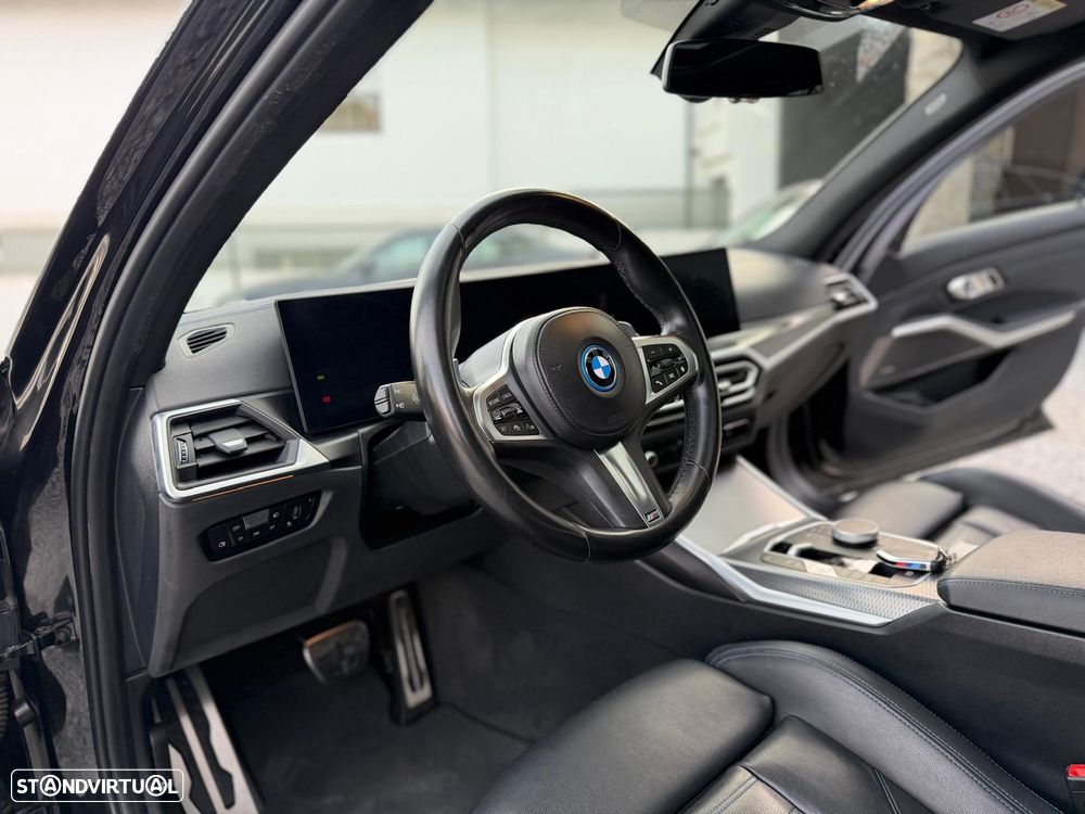 BMW 330 e Aut. M Sport - 16
