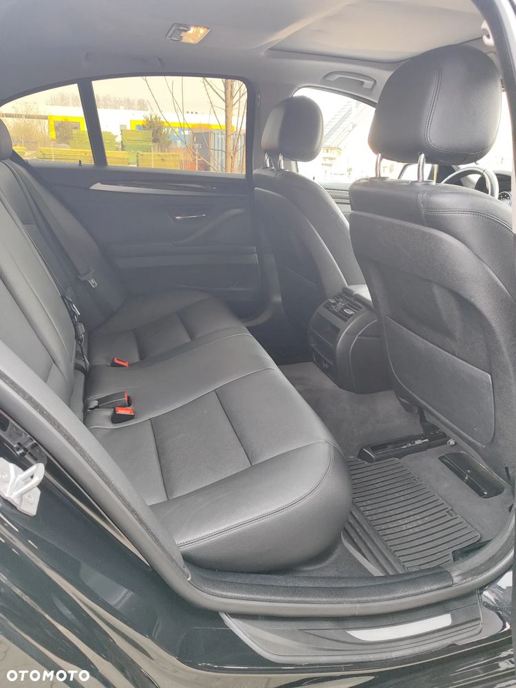 BMW Seria 5 535i - 23