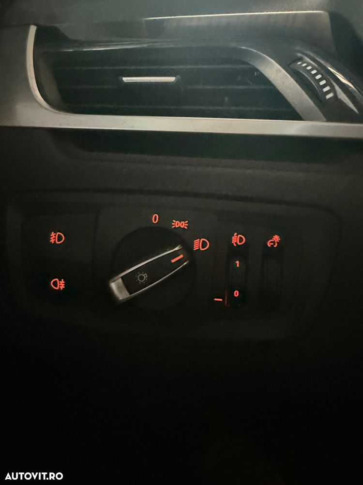 BMW X1 sDrive18d xLine - 24