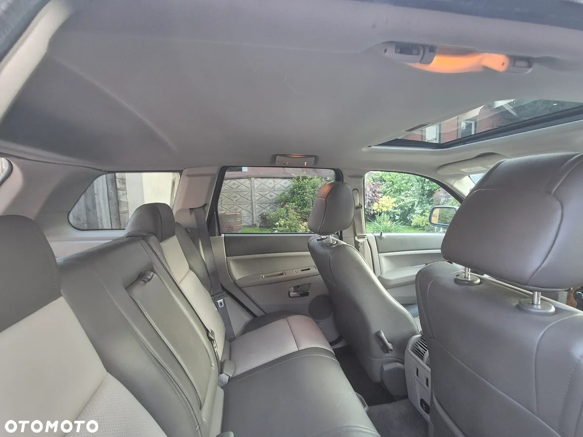 Jeep Grand Cherokee - 12