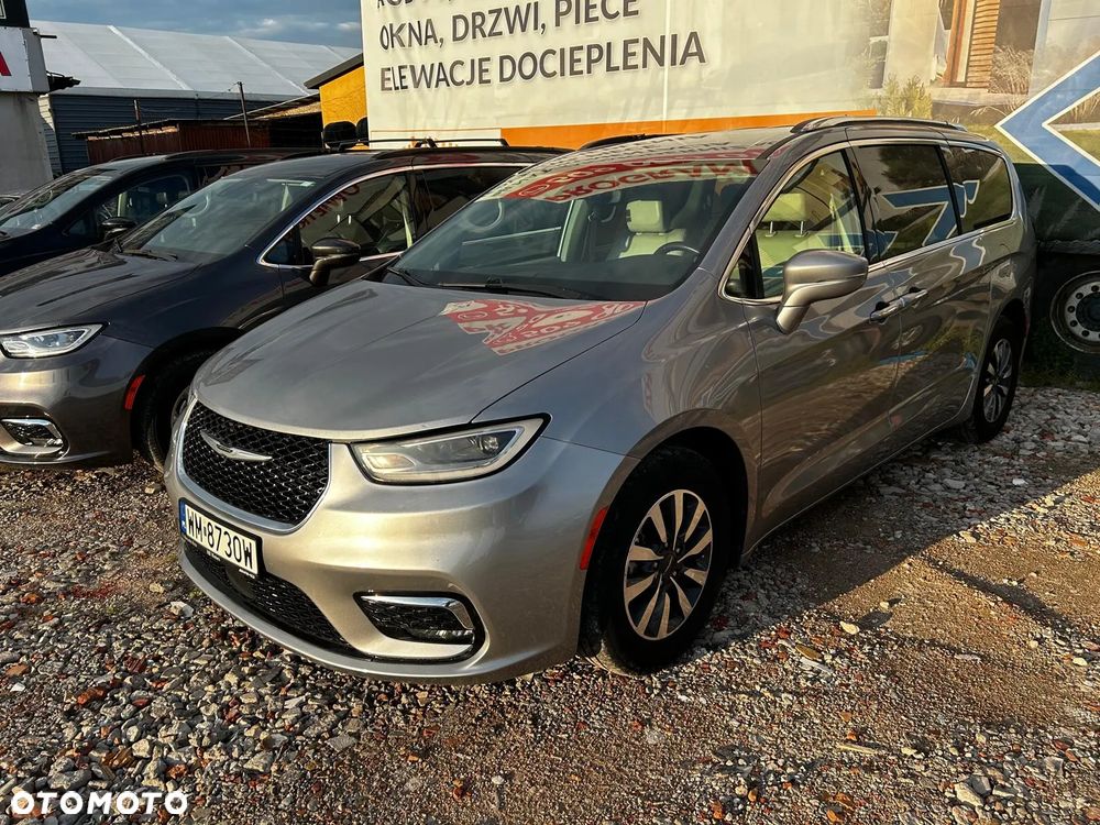 Chrysler Pacifica - 16