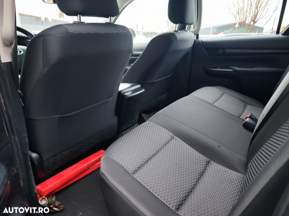 Toyota Hilux 2.4D 150CP 4x4 Double Cab 6MT Style - 12