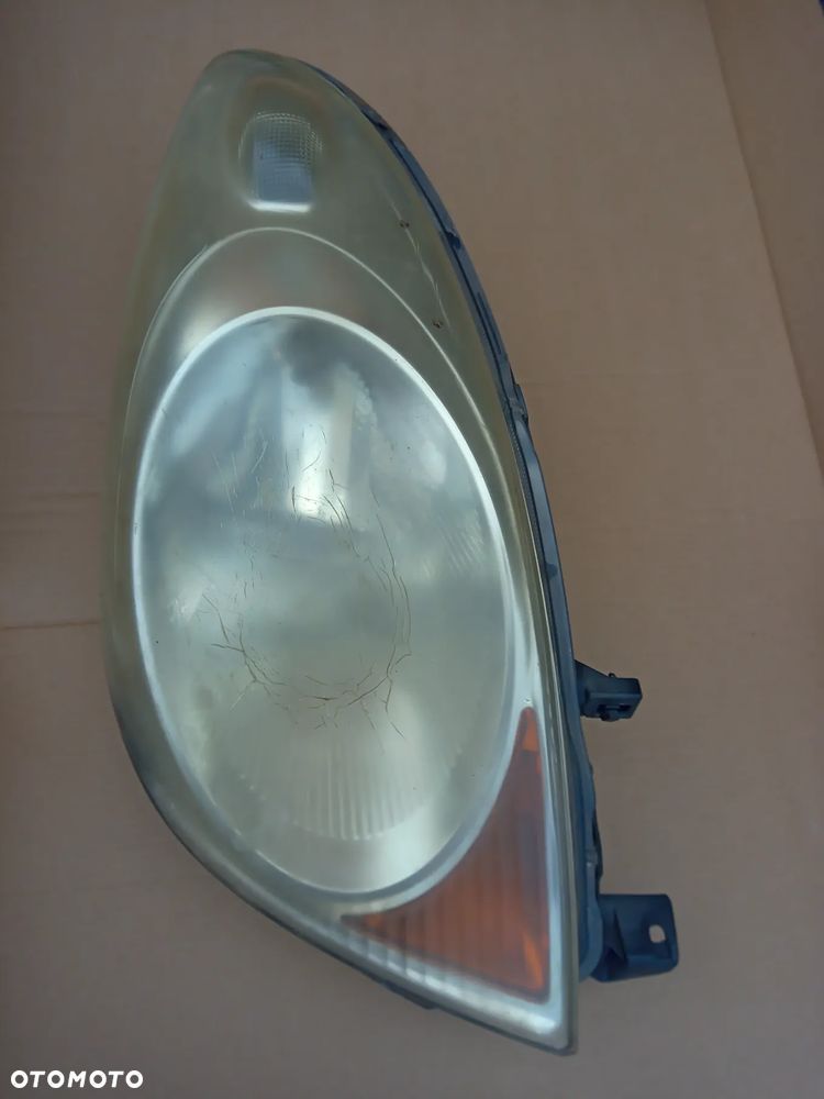 Nissan Note E11 07 lampa przód przednia  lewa - 4