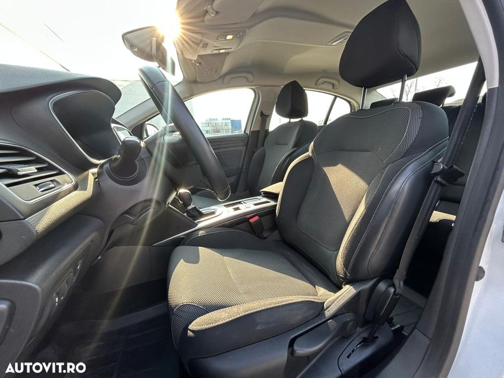 Renault Megane TCe 140 EDC GPF Zen - 13