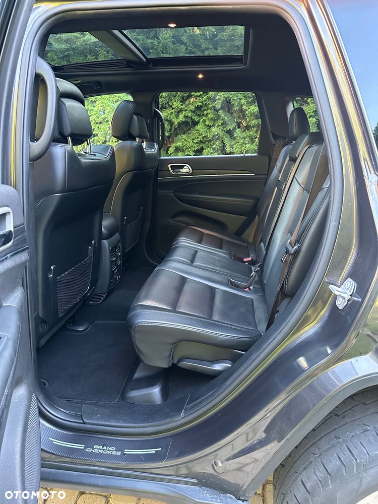 Jeep Grand Cherokee - 17