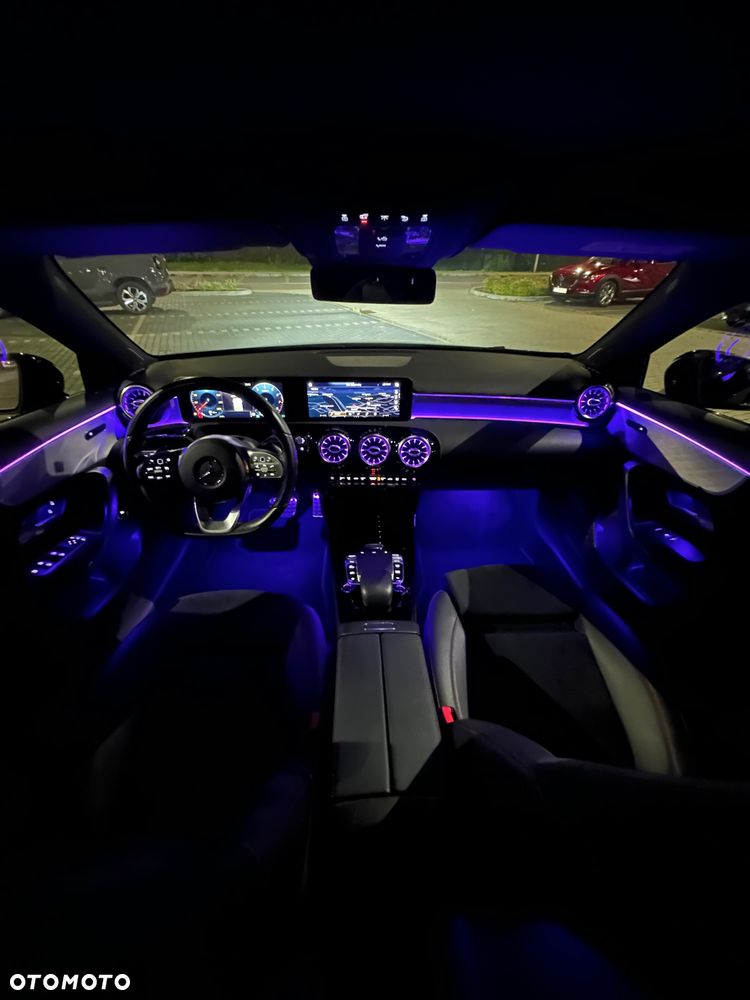 Mercedes-Benz Klasa A 180 7G-DCT Lim AMG Line Advanced Plus - 23