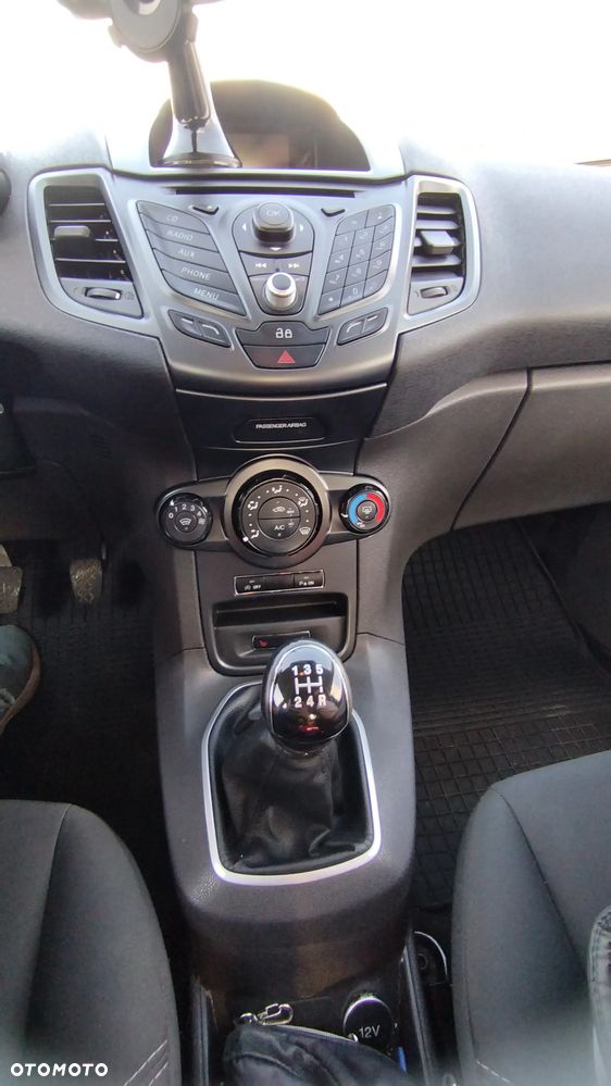 Ford Fiesta 1.0 EcoBoost STart-Stop Titanium - 6