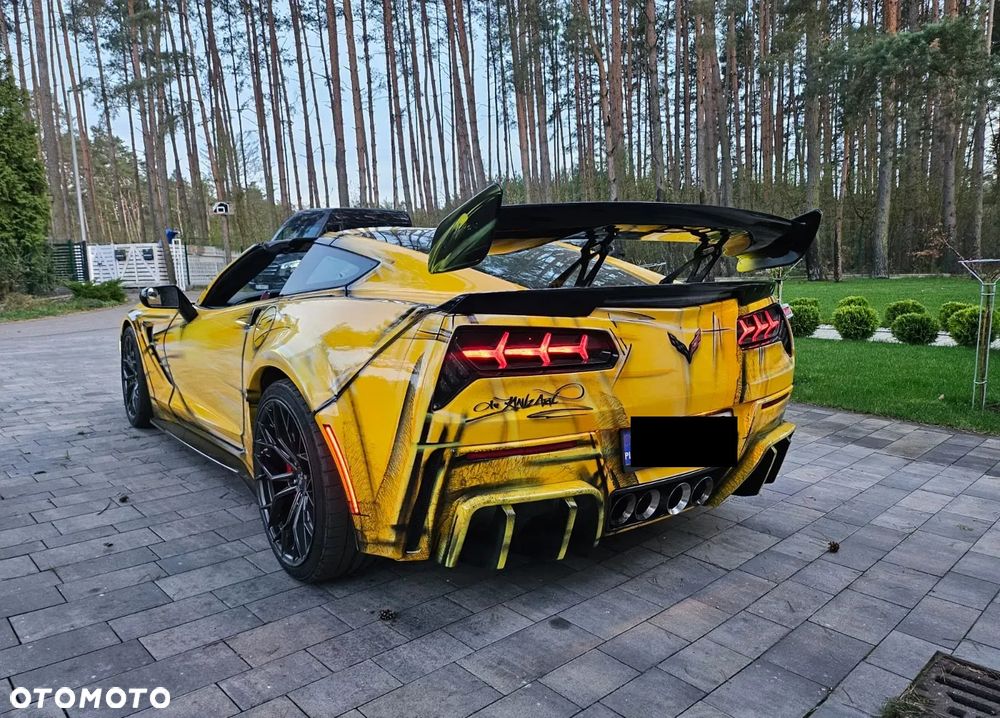 Chevrolet Corvette - 10
