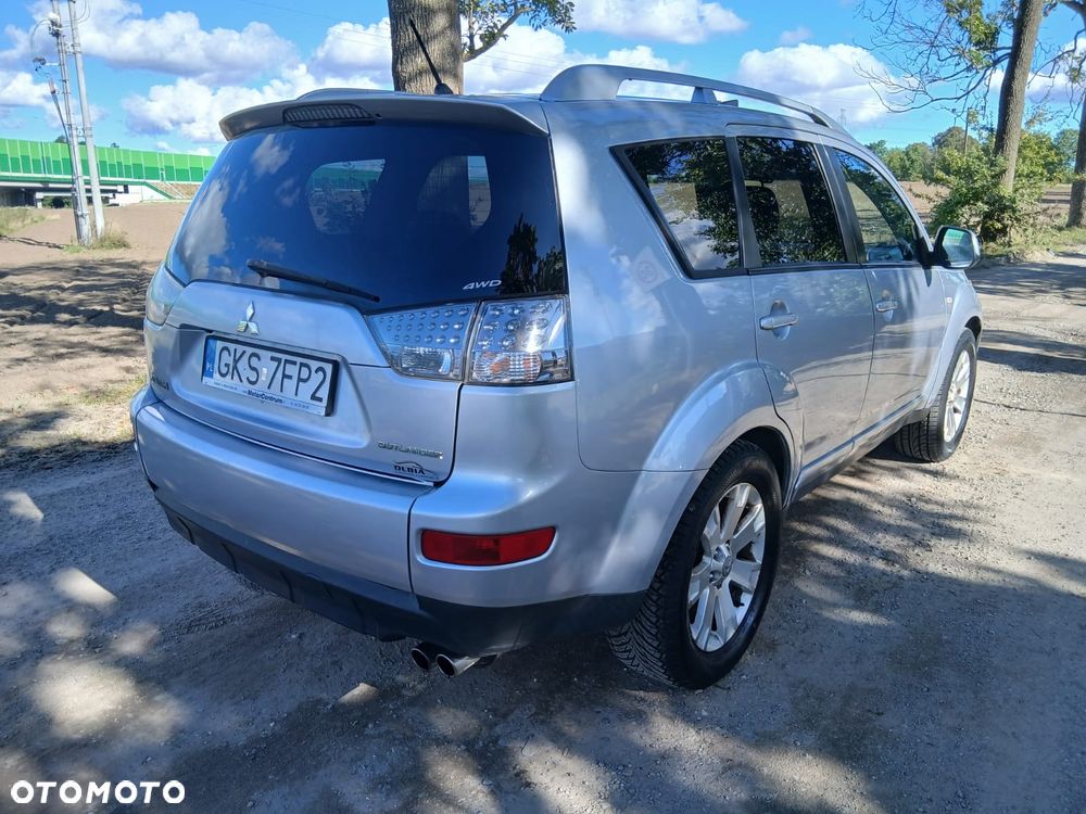 Mitsubishi Outlander 2.2 DID Intense + - 3