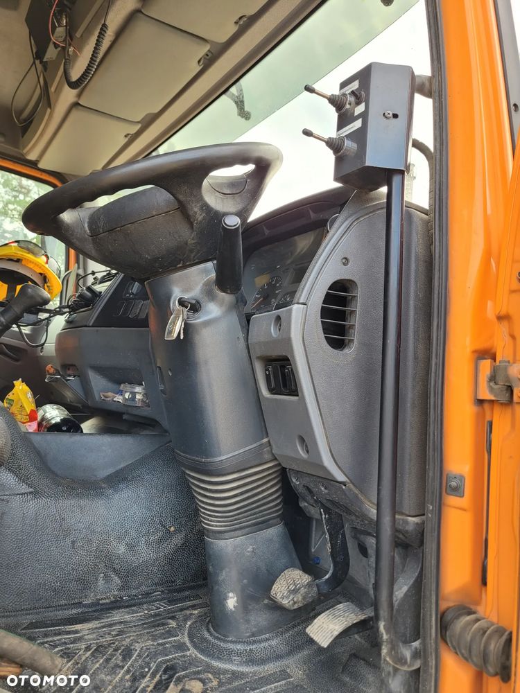 Mercedes-Benz AXOR Zamiatarka drogowa Johnston, Kupper Weisser - 16