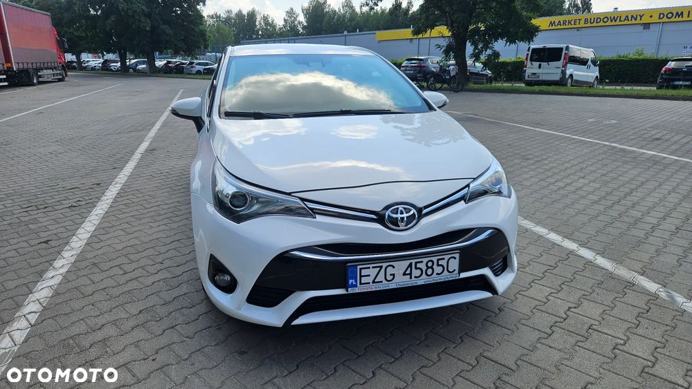 Toyota Avensis 1.8 Prestige MS - 12