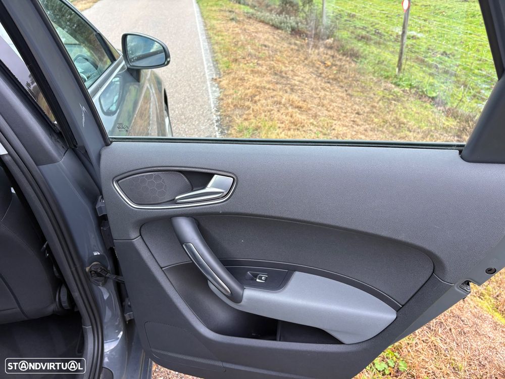 Audi A1 Sportback 1.6 TDI Sport S tronic - 37